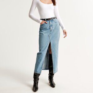 LIKE NEW Abercrombie & Fitch Denim Maxi Skirt in Color Medium
